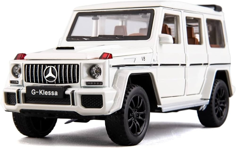Diecast G-Wagon Eject Smock Fog AMG Toy Car, Pull Back Alloy Simulation Car (White)
