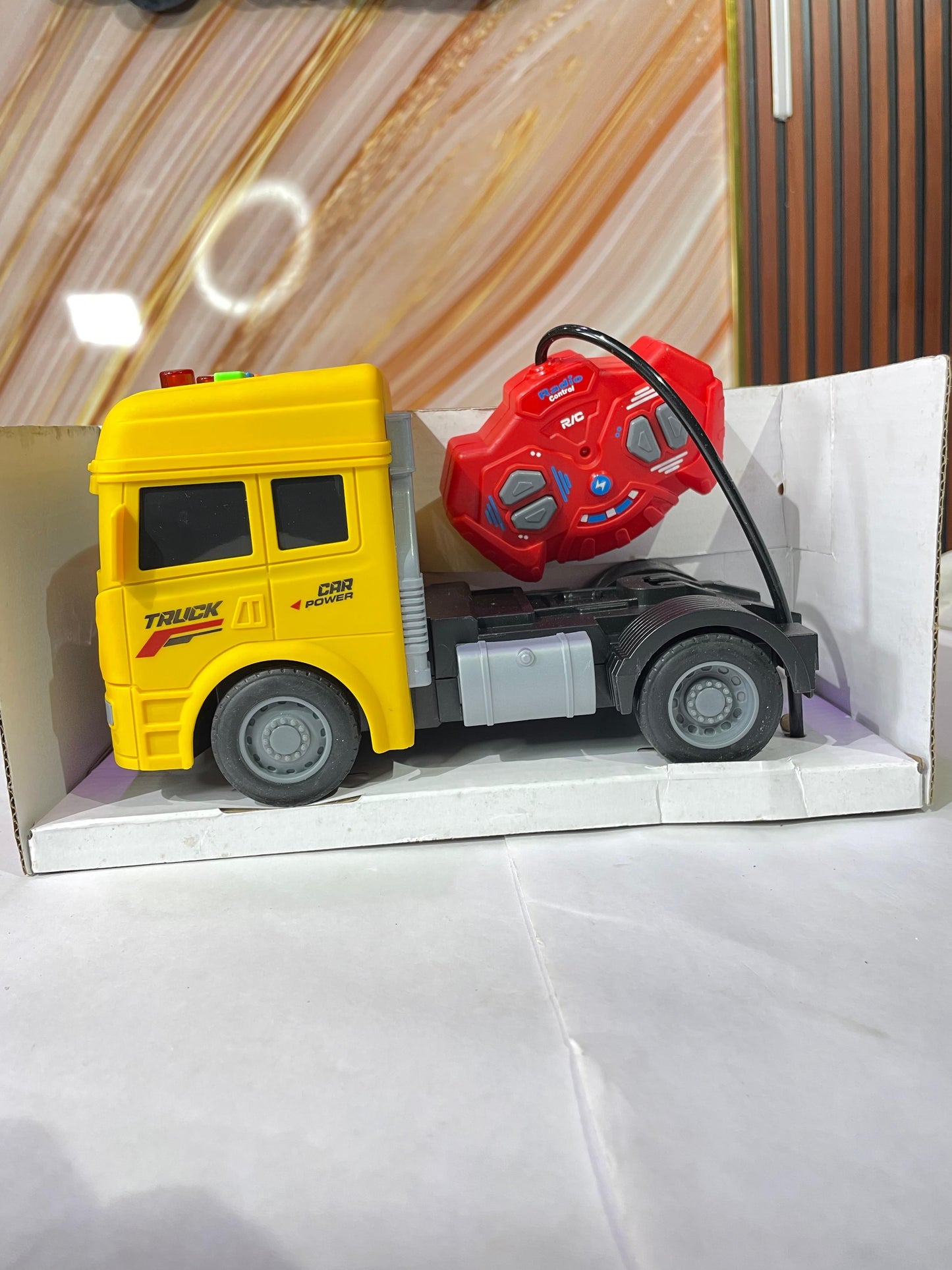 Big Truck 1:16 Scale RC Truck Spray All Terrain Stunt Car Power