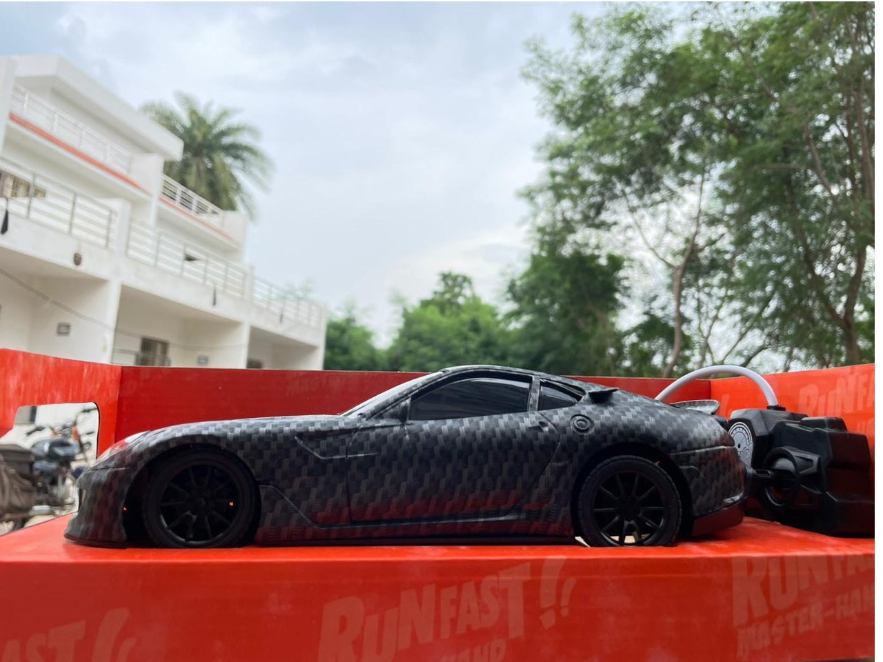 Run fast master mind Remote Control Toy Car Electric Chargeable 3d Lightning