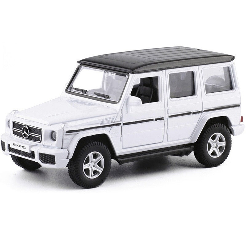 Diecast G-Wagon Eject Smock Fog AMG Toy Car, Pull Back Alloy Simulation Car (White)