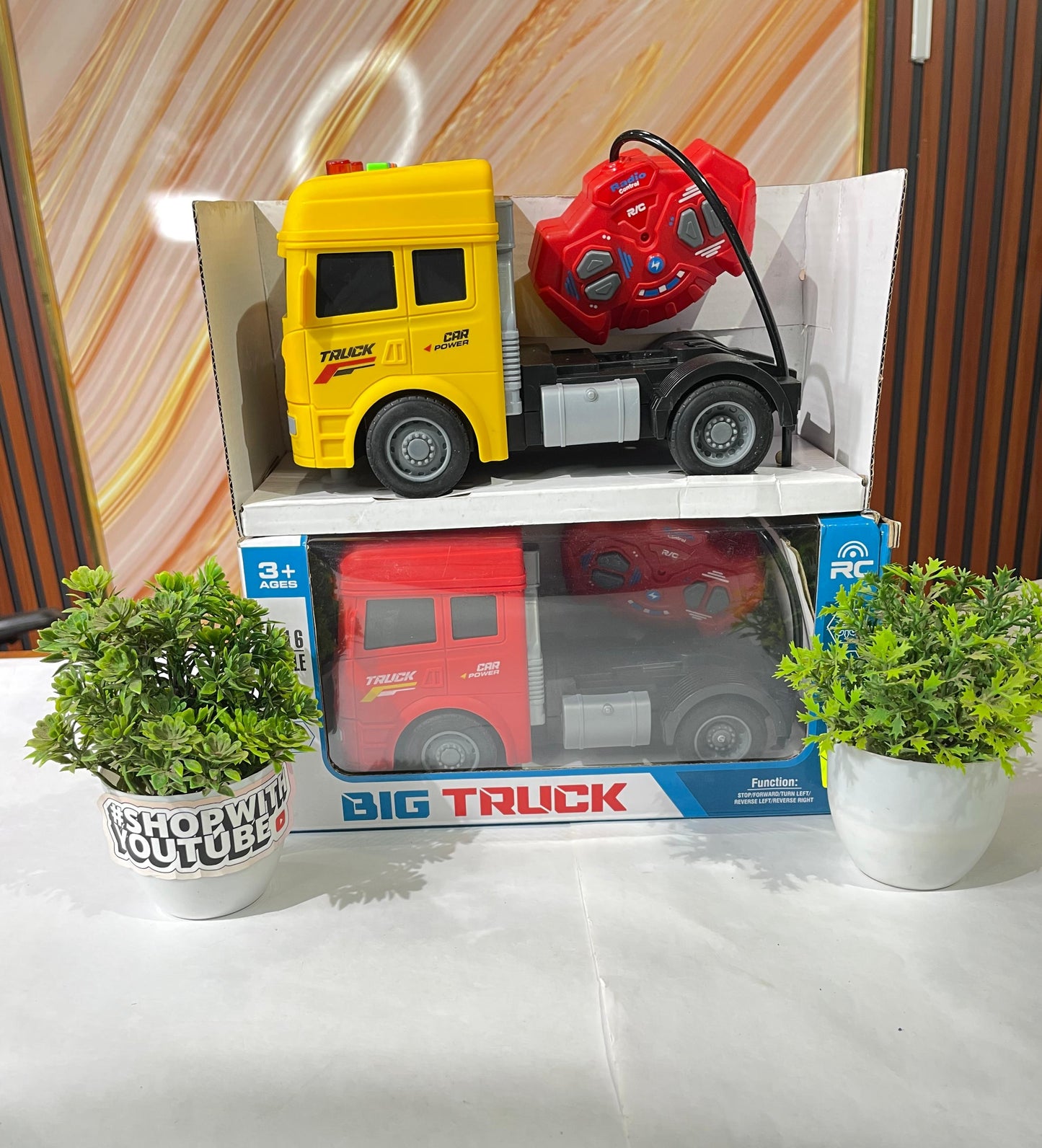 Big Truck 1:16 Scale RC Truck Spray All Terrain Stunt Car Power