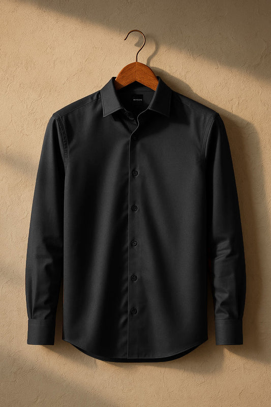 Black Classic Shirt For the moments when first impressions matter and so do lasting ones.